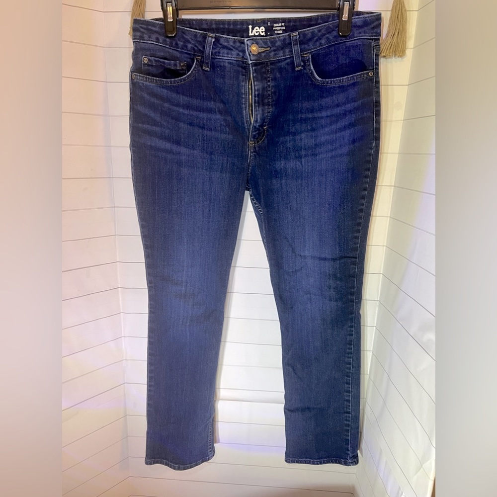 Lee’s size 14 Straight Leg Dark Wash Jeans
